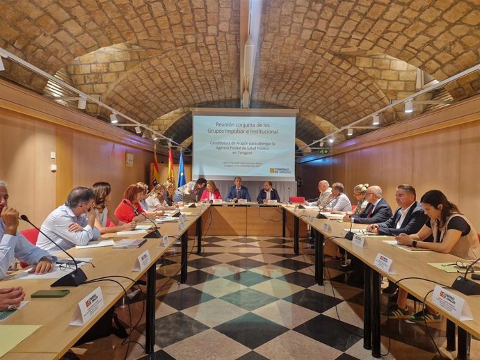 Reunión conjunta de los grupos Impulsor e Institucional del Gobierno de Aragón para promover la aprobación de la sede de Zaragza de la Agencia Estatal de Salud Pública.