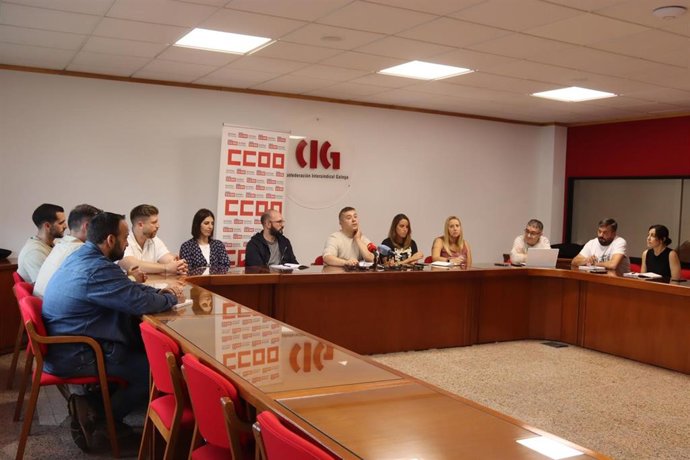 Rueda de prensa del comité de Azul Handling, personal de asistencia en tierra de Ryanair en Santiago