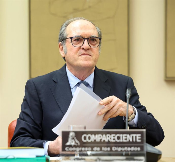 Archivo - El Defensor del Pueblo, Ángel Gabilondo, durante su comparecencia en la Comisión Mixta de Relaciones con el Defensor del Pueblo, en el Congreso de los Diputados, a 27 de mayo de 2025, en Madrid (España). Gabilondo ha presentado el Informe Anual 