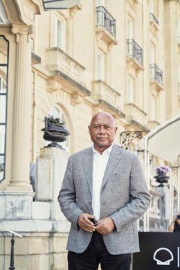El cineasta Raoul Peck a su llegada a San Sebastián.