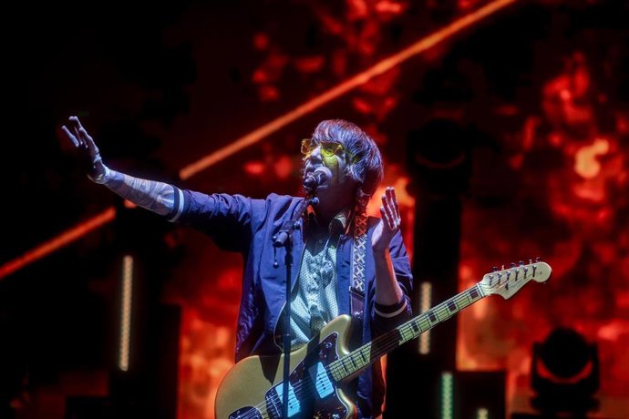 Archivo - El grupo Lori Meyers durante una actuación en el WiZink Center.