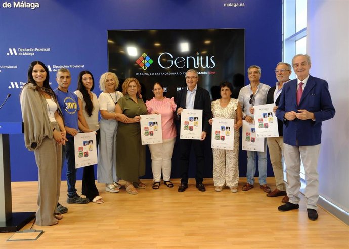 El presidente de Diputación, Francisco Salado, junto al presidente de la Fundación El Pimpi, Luis Merino Bayona; la consejera delegada de Bodeja El Pimpi y representante de La Sole del Pimpi, Elena Cobos; el director de 'Genius', Samuel Perea; y otros