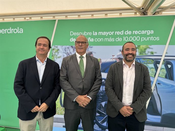 El consejero delegado de Iberdrola, Mario Ruiz-Tagle, en la Feria del Vehículo Eléctrico en Colón (Madrid)