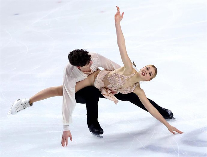 Archivo - Sofía Val y Asaf Kazimov durante la Universiada 2025