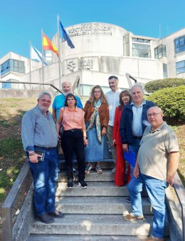 Representantes sindicales de O'Mega y Simega registran la convocatoria de huelga para médicos en la Consellería de Sanidade