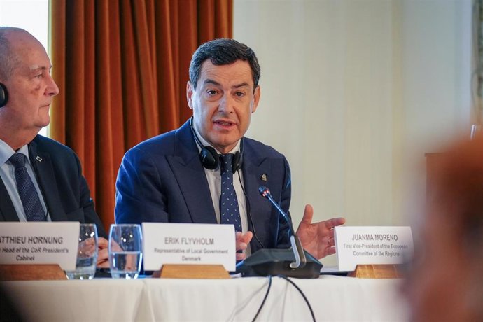 El presidente de la Junta de Andalucía, Juanma Moreno, durante su intervención en la Conferencia de Presidentes del Comité de las Regiones en Helsingr (Dinamarca). 