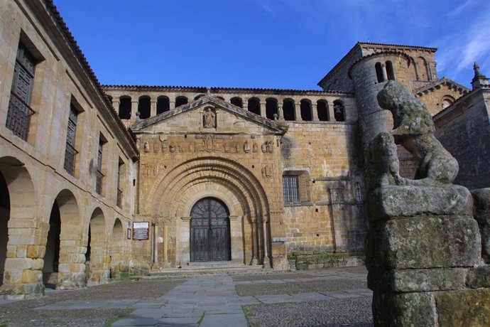 COLEGIATA DE SANTILLANA DEL MAR   