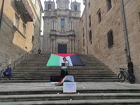 Ourense pone nombre a las 18.500 niños asesinados en Gaza: una lectura de 18 horas reúne a cientos de personas