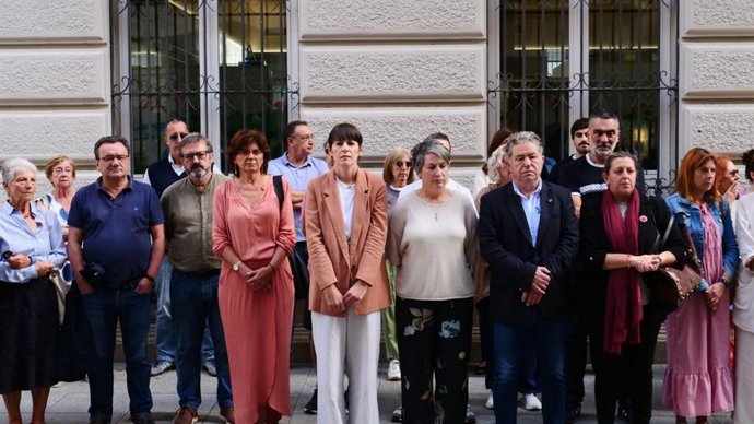 La líder del BNG, Ana Pontón, participa en el minuto de silencio en Pontevedra.