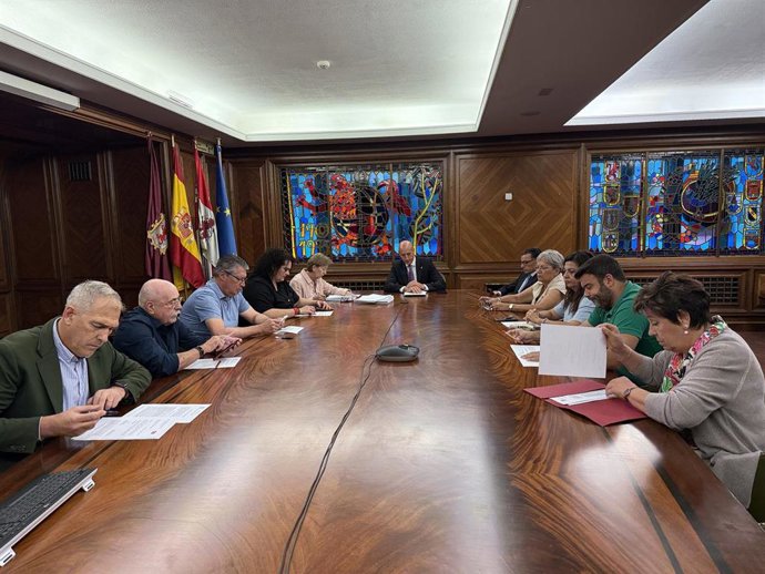 Imagen de la Junta de Gobierno Local celebrada este viernes en el Ayuntamiento de León, encabezada por el alcalde, José Antonio Diez.