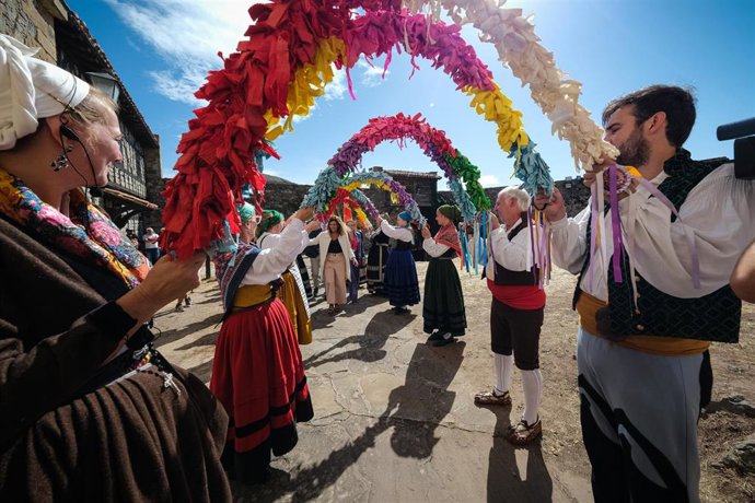 La presidenta de Cantabria, María José Sáenz de Buruaga, preside el XI Encuentro de Casas de Cantabria