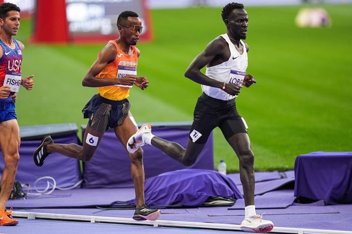 Archivo - Thierry Ndikumwenayo of Spain competes in the Men's 5000m Final of Athletics at Stade de France during the Paris 2024 Olympics Games on August 10, 2024 in Paris, France.