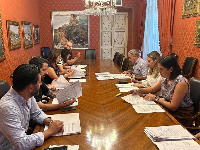 PP y Vox aprueban en la Comisión de Hacienda la "rebaja" del IBI con el rechazo de la izquierda