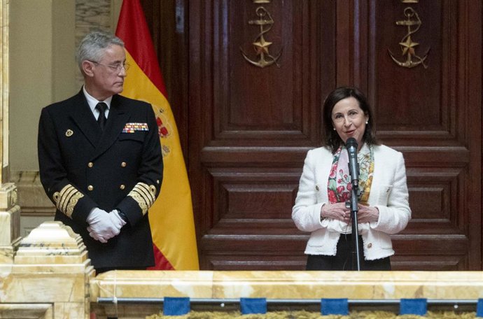 Archivo - La ministra de Defensa, Margarita Robles, preside el acto de toma de posesión del nuevo Almirante Jefe de Estado Mayor de la Armada (AJEMA), Antonio Piñeiro Sánchez