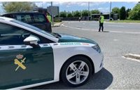 Seis heridos al impactar un coche contra otro de la Guardia Civil tras una persecución en la AP-7 en Senija (Alicante)