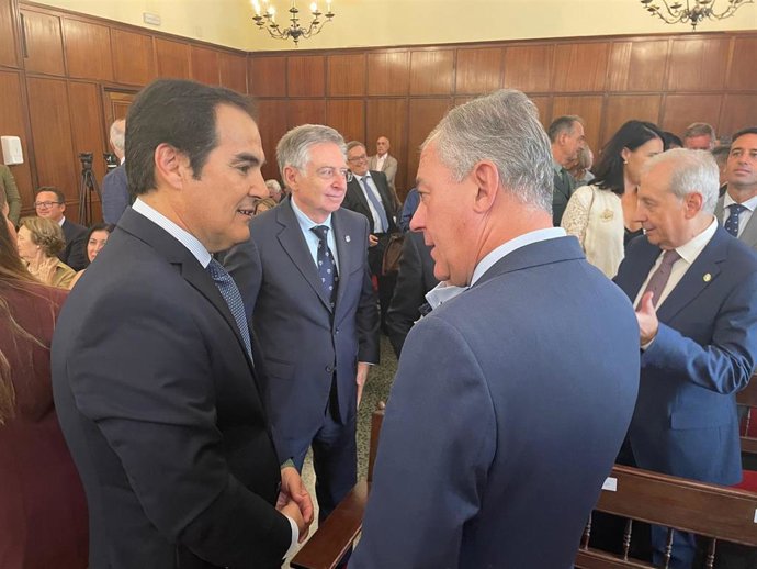 El consejero de Justicia, Administración Local y Función Pública, José Antonio Nieto, asiste a la toma de posesión del magistrado Álvaro Martín.