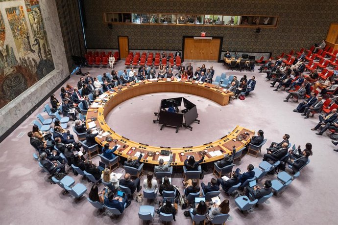 18 de setembro de 2025, Nova York, Nova York, EUA: Membros da reunião do Conselho de Segurança sobre a situação no Oriente Médio votam no projeto de resolução do conflito palestino-israelense na sede da ONU em Nova York, NY, em 18 de setembro de 2025. 14 