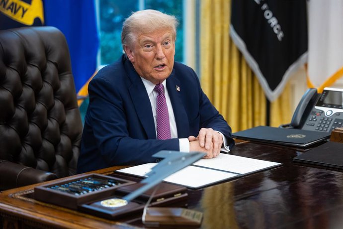September 5, 2025, Washington, District Of Columbia, USA: United States President Donald J Trump speaks to members of the media after he signing an executive order for the US Department of Defense to be renamed the US Department of War in the Oval Office 