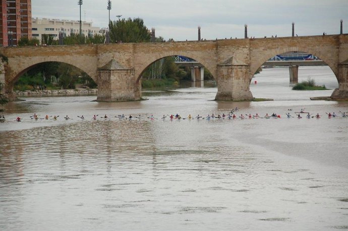 Archivo - Regata Piraguas En Ebro en una imagen de archivo
