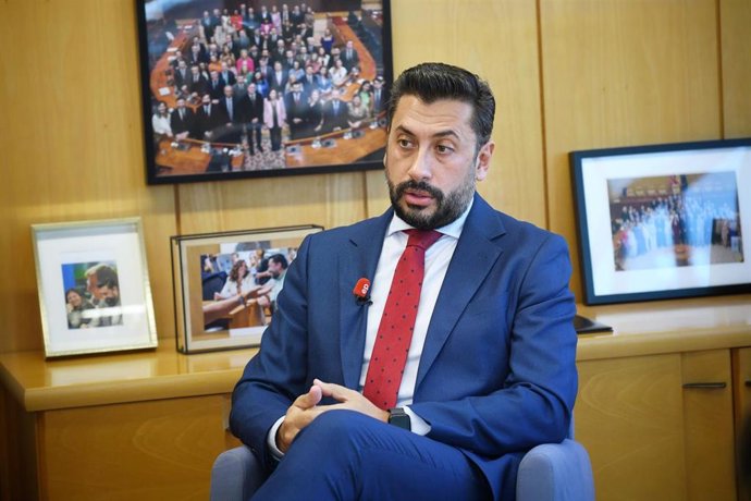 El portavoz del PP en la Asamblea de Madrid, Carlos Díaz-Pache, durante una entrevista con Europa Press.