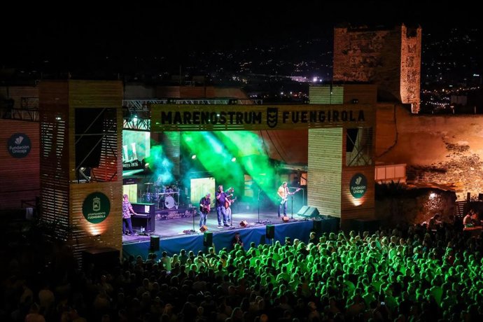 Concierto de los fineses Eppu Normaali este pasado viernes por la noche en Marenostrum Fuengirola.