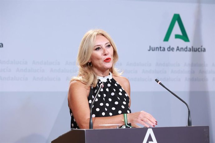 La consejera de Economía, Hacienda y Fondos Europeos y portavoz del Gobierno, Carolina España 