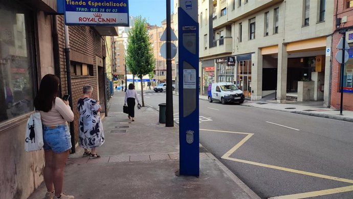 Archivo - Autobús urbano de Oviedo, TUA.