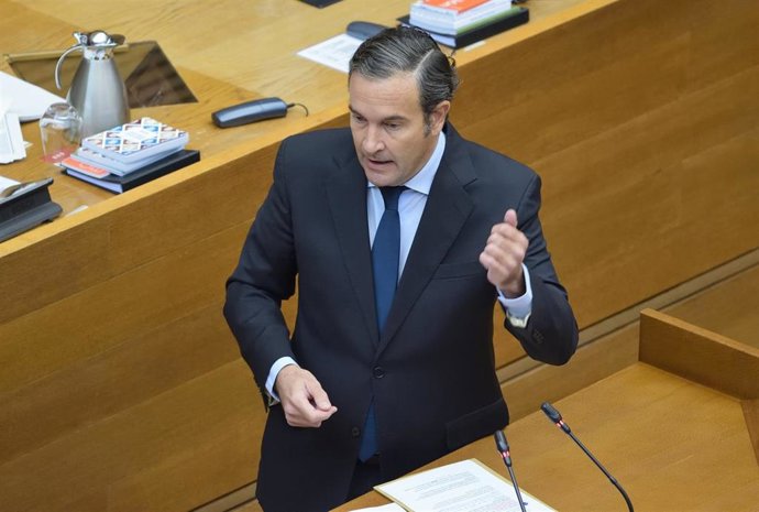 Archivo - El diputado del Grupo Popular (GPP) en Les Corts Nando Pastor