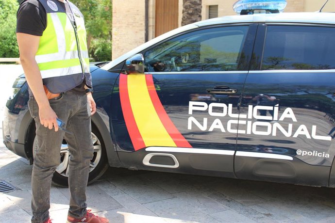 Nota De Prensa Y Fotografía De Recurso;"La Policía Nacional Detiene A Cinco Personas Por Robo Con Violencia Y Coacciones"