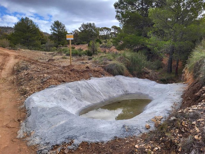 Una de las 46 balsas de agua construidas para la fauna.