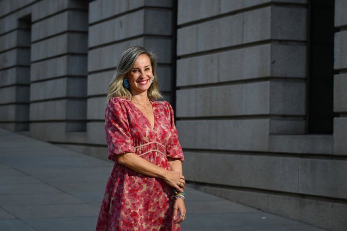 A porta-voz de Sumar no Congresso, Verónica Martínez Barbero, posa para a Europa Press, no Congresso dos Deputados, em 17 de setembro de 2025, em Madri (Espanha).