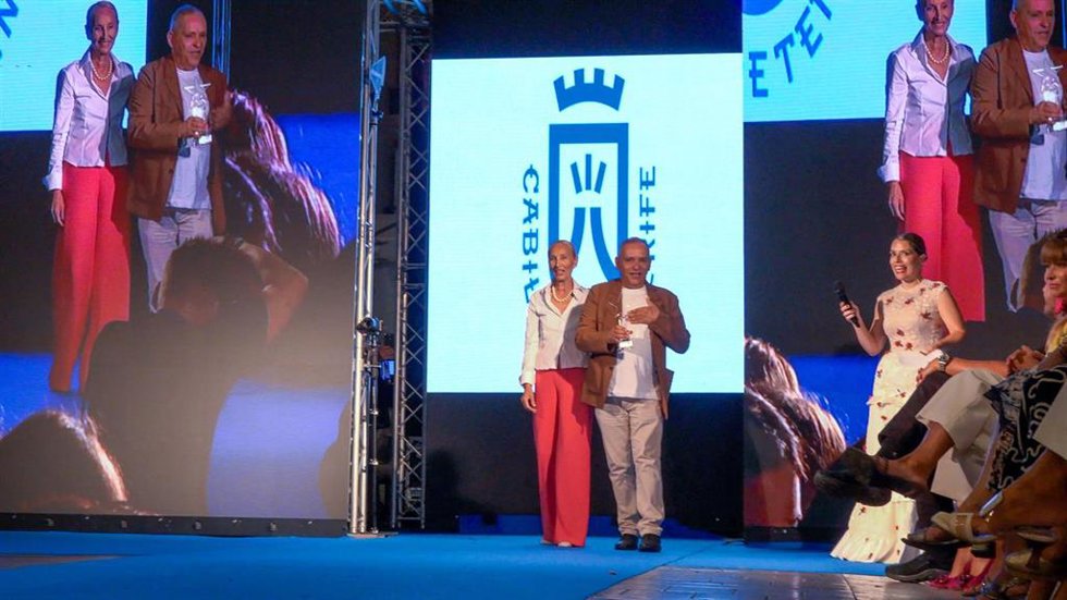 La Pasarela Larios de Málaga reconoce a 'Tenerife Moda' por su papel en la promoción y  el fortalecimiento del sector
