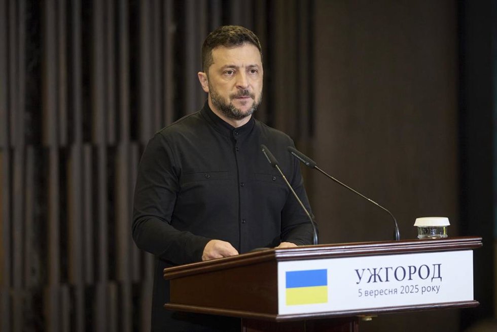 El presidente de Ucrania, Volodimir Zelenski, durante una rueda de prensa en Uzhorod (archivo)