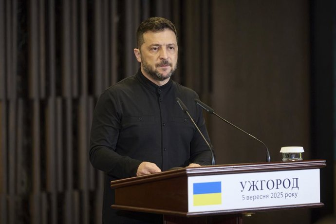 El presidente de Ucrania, Volodimir Zelenski, durante una rueda de prensa en Uzhorod (archivo)