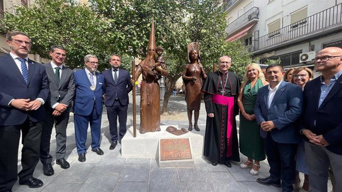 El Ayuntamiento de Jaén colabora en un monumento de homenaje a los cofrades de la ciudad en Plaza Cervantes