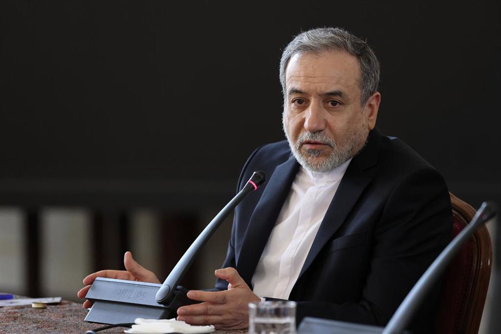 Archivo - El ministro de Exteriores de Irán, Abbas Araqchi, durante una reunión en la capital, Teherán (archivo)