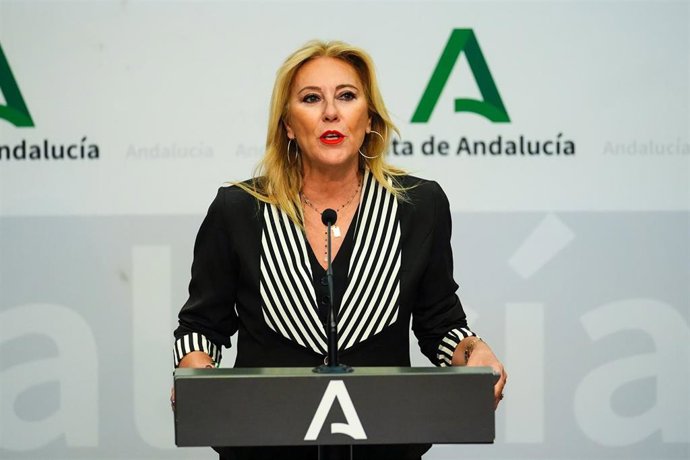 La consejera de Economía, Hacienda y Fondos Europeos y portavoz del Gobierno, Carolina España