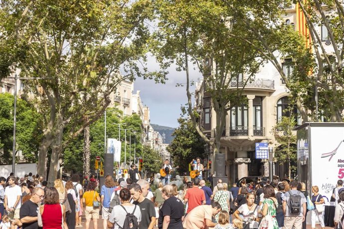 Celebración de la reforma de Jardinets de Gràcia con un concierto de Sabor de Gràcia