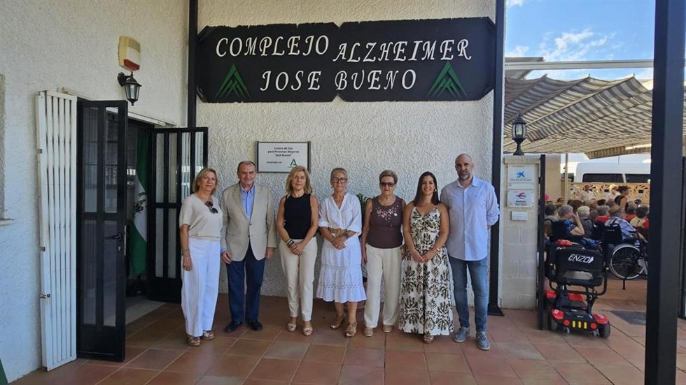 La concejal de Familia, Inclusión e Igualdad, Paola Laynez, en su visita a la Unidad de Estancia Diurna José Bueno.