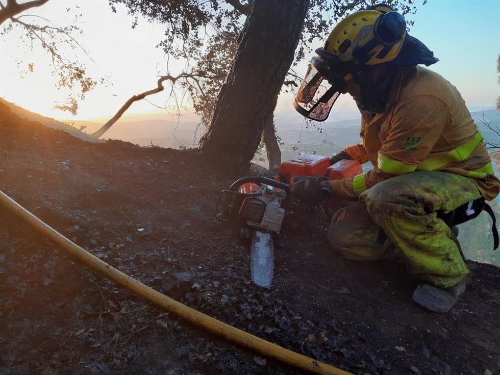 Imagen de un bombero el Infoca.