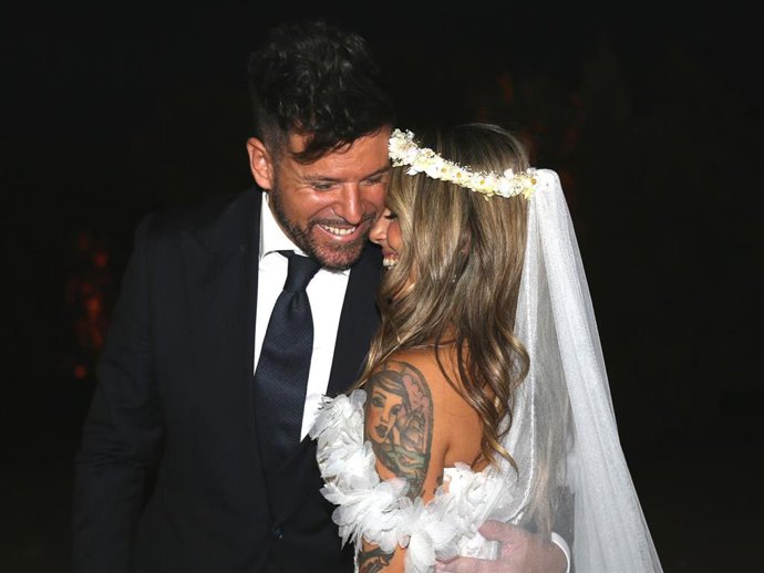 Pablo López y Laura Rubio atienden y posan para la prensa, a 20 de septiembre de 2025, en Alcalá del Valle (Cádiz).    Leandro Wassaul