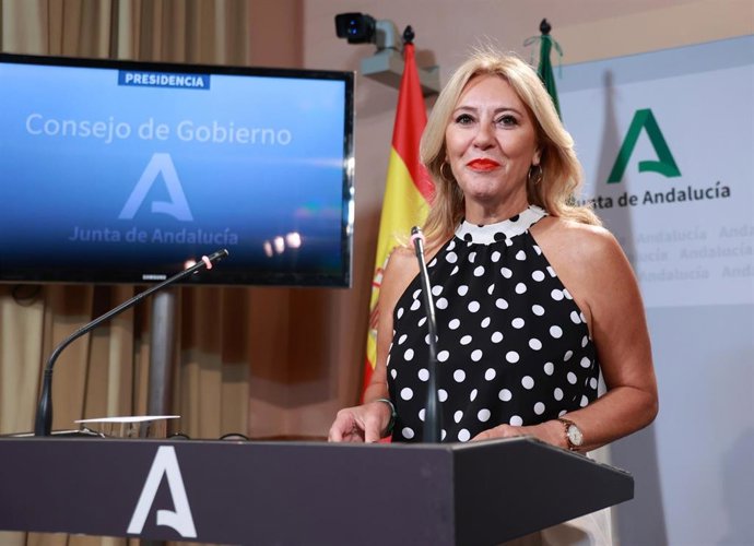 La consejera de Economía, Hacienda y Fondos Europeos y portavoz del Gobierno, Carolina España 