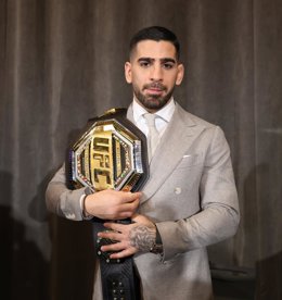 Archivo - Ilia Topuria, campeón del mundo de peso pluma de UFC, en el Palacio de Cibeles.