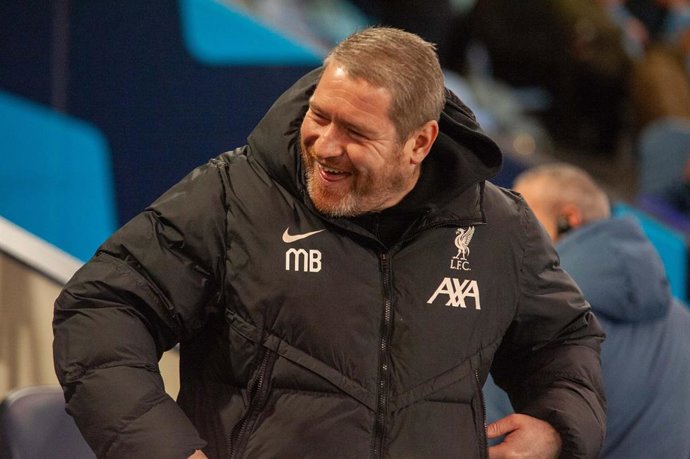 Archivo - February 16, 2025, Manchester, England, United Kingdom: Manchester, England, Sunday 16th February 2025 Headshot of smiling Liverpool head coach Matt Beard before kick off. Manchester City v Liverpool, WSL, Joie Stadium, Manchester, England, 16th