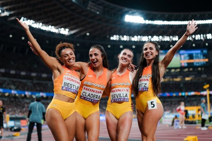 El equipo español femenino de relevo 4x100 metros