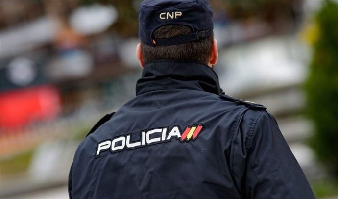 Archivo - Arquivo - Um oficial da Polícia Nacional em uma imagem de arquivo.