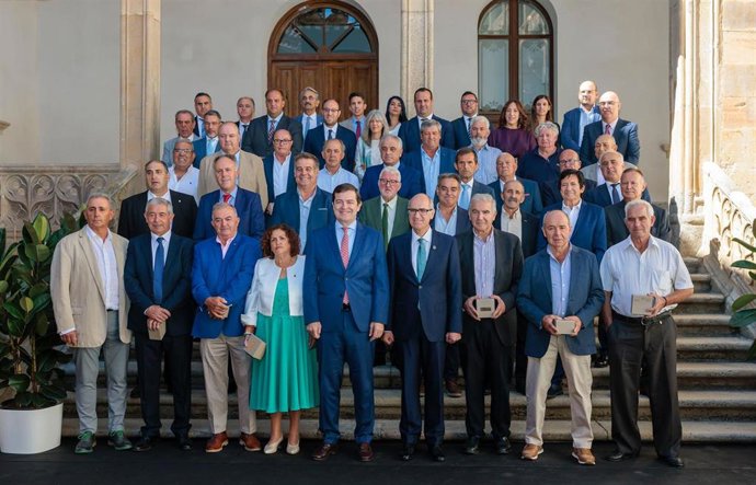 El presidente de la Junta, Alfonso Fernández Mañueco, asiste al acto conmemorativo del Día de la Provincia de Salamanca