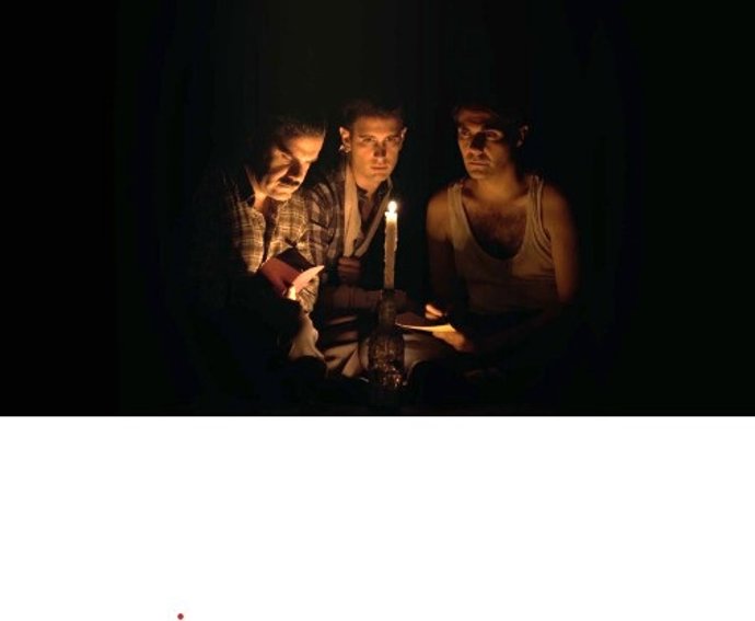 Fotograma de la película 'Tres hombres no pueden ocultarse bajo la tapa de un puchero'