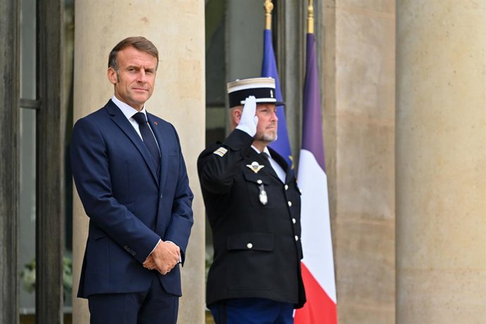 16 de setembro de 2025, Paris, França: O Presidente da República, Emmanuel Macron, recebeu o Presidente do Conselho Europeu, Antonio Costa, para um almoço de trabalho no Palácio do Eliseu em 16 de setembro de 2025.