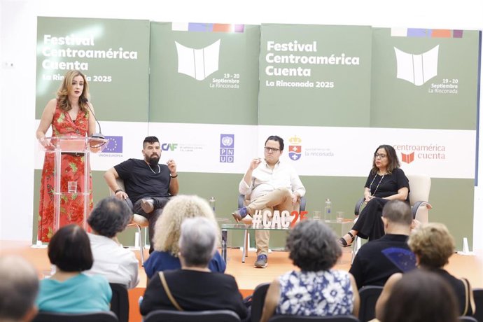 Participantes en el festival literario 'Centroamérica Cuenta', que en este 2025 ha recalado en La Rinconada.